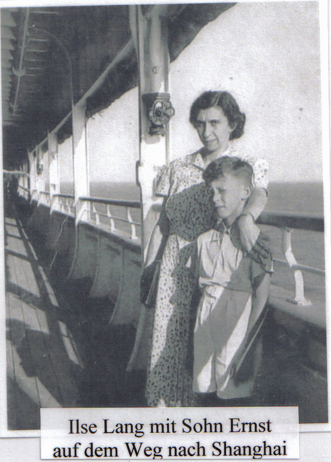 Ilse mit Sohn Ernst auf dem Weg nach Shanghai
