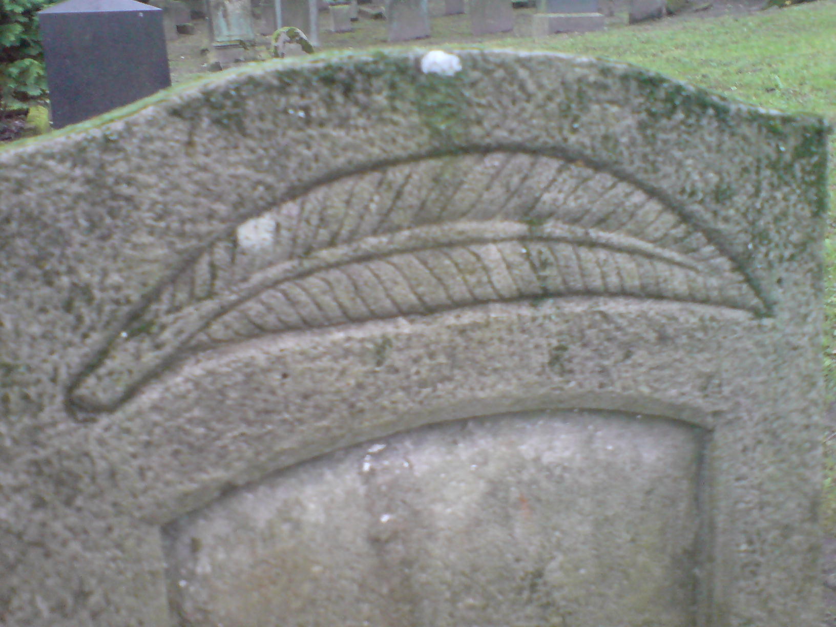 Ein Grabstein auf dem juedischen Friedhof in Schleusingen